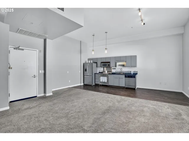 $275,000 | 12600 Southwest Crescent Street, Unit 420, Beaverton, OR 97005