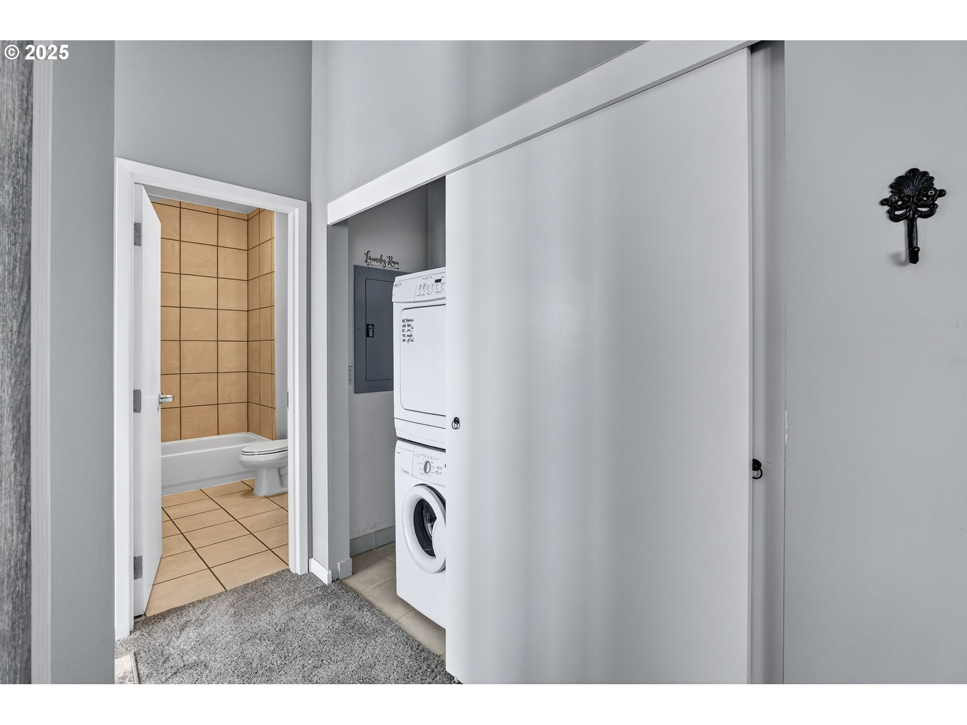 12600 Southwest Crescent Street, Unit 420 Beaverton, OR 97005 - Photo 29 of 45 a view of empty room with floor and cabinet