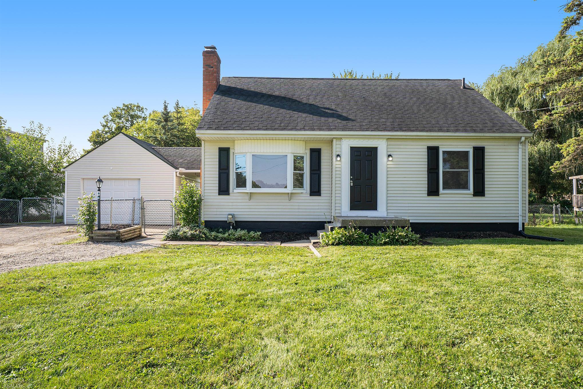 5122 Lapeer Road Burton, MI 48509 - Photo 1 of 25 50154288-20632ae1-caba-4668-a97d-3e1857db7ef8.JPG