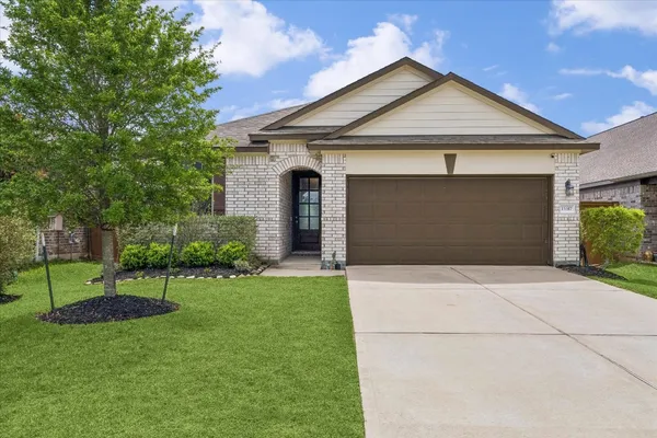 $2,800 | 13317 Emerald Mallard Drive, La Marque, TX 77568