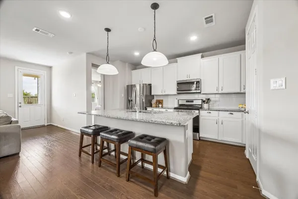 $2,800 | 13317 Emerald Mallard Drive, La Marque, TX 77568