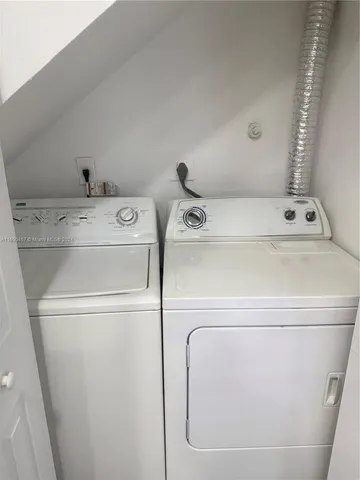 $1,700 | 2324 Northwest 52nd Avenue, Unit 2324, Lauderhill, FL 33313