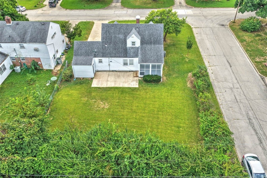 2374 West Forest Avenue Decatur, IL 62522 - Photo 5 of 34 Gallery Image 5