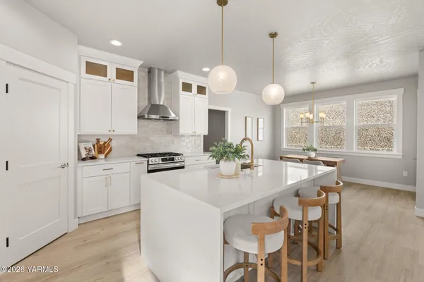 $499,900 | 1329 West Ivy Court, Sunnyside, WA 98944
