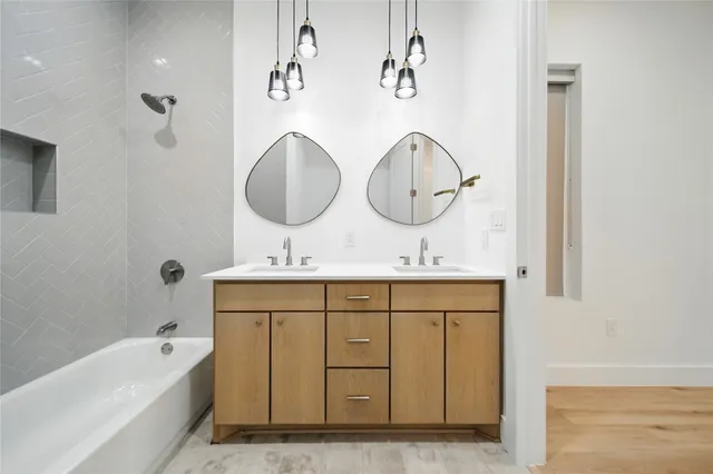 $2,800 | 106 West Croslin Street, Unit B, Austin, TX 78752