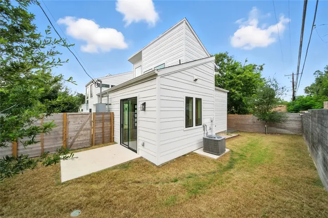 $2,800 | 106 West Croslin Street, Unit B, Austin, TX 78752