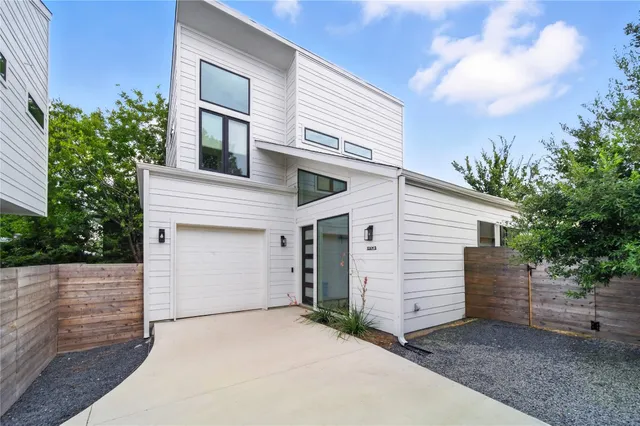 $2,800 | 106 West Croslin Street, Unit B, Austin, TX 78752