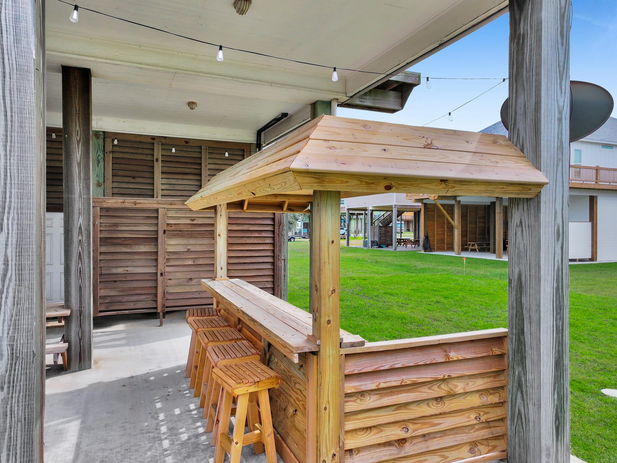 857 Wommack Crystal Beach, TX 77650 - Photo 9 of 46