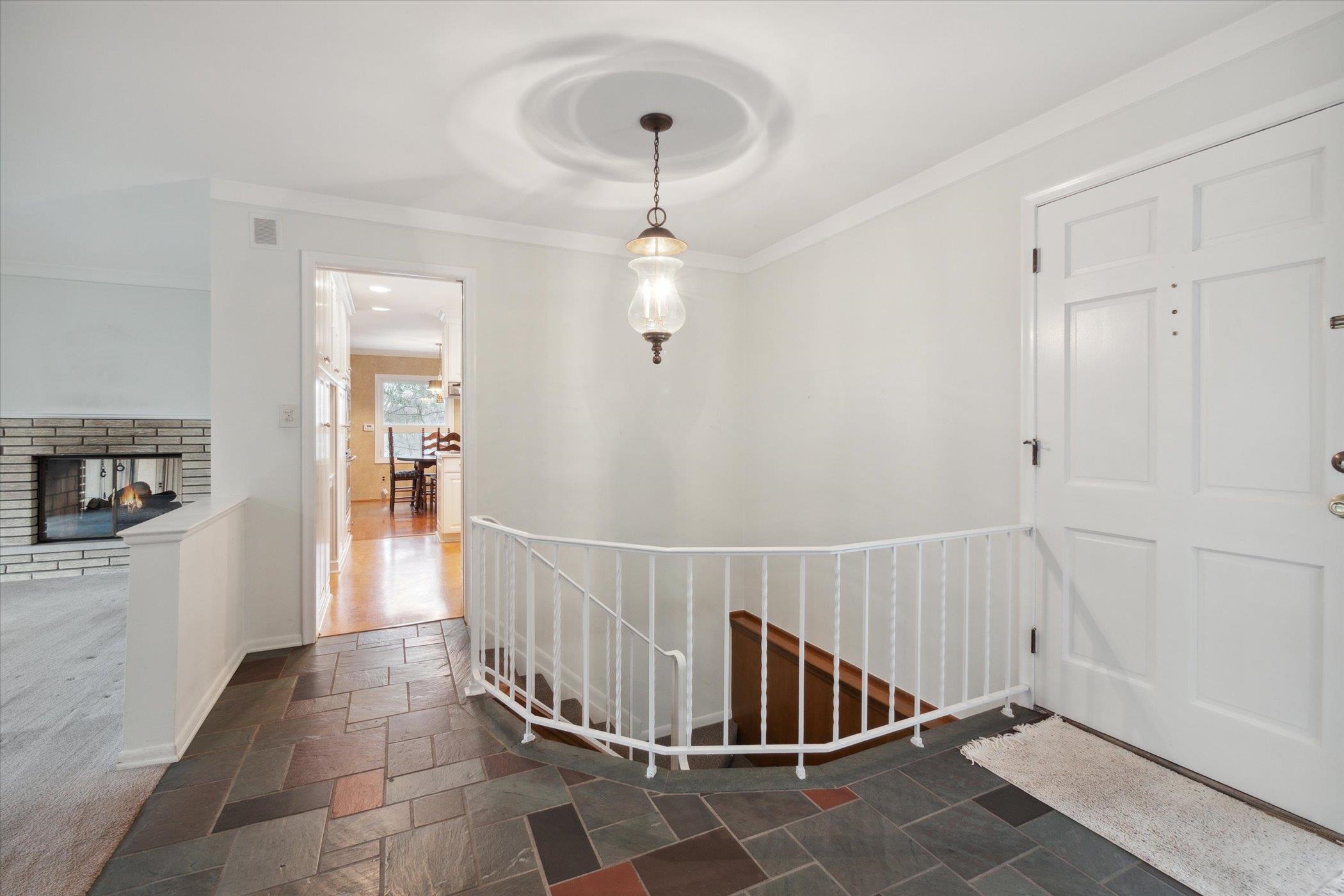 6074 Deguise Court Rochester, MI 48306 - Photo 5 of 51 50098214-8.JPG