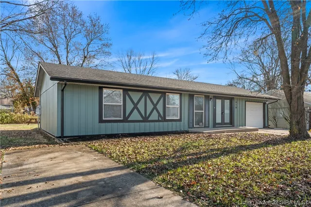 $1,600 | 610 Higgins Drive, Jeffersonville, IN 47130