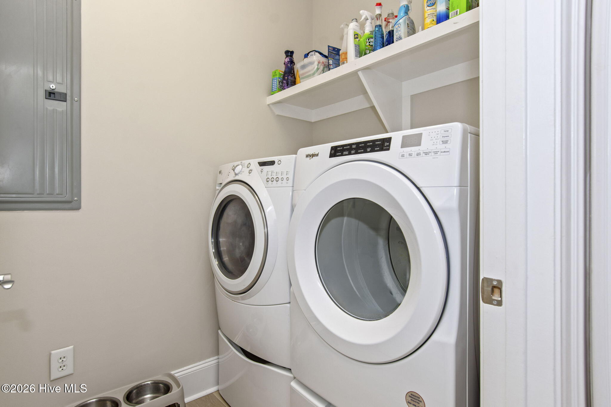 1435 Salter Path Road, Unit I1 Indian Beach, NC 28512 - Photo 30 of 63 Laundry Room