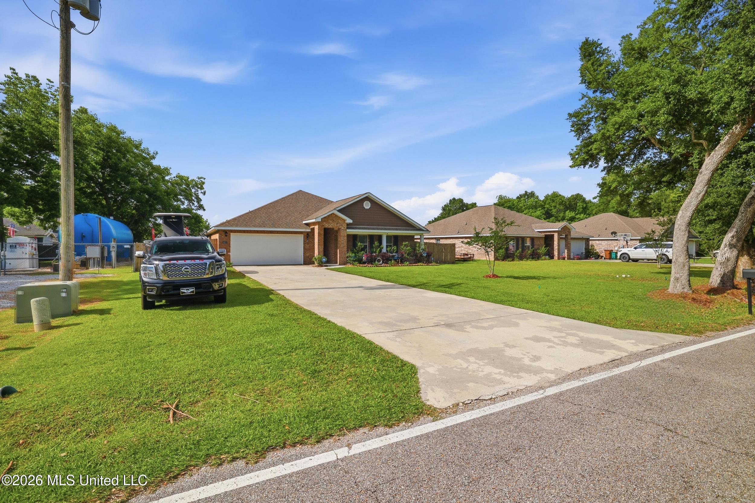 8257 Curry Road Biloxi, MS 39532 - Photo 3 of 49 R6__1141_autoremove_33866528