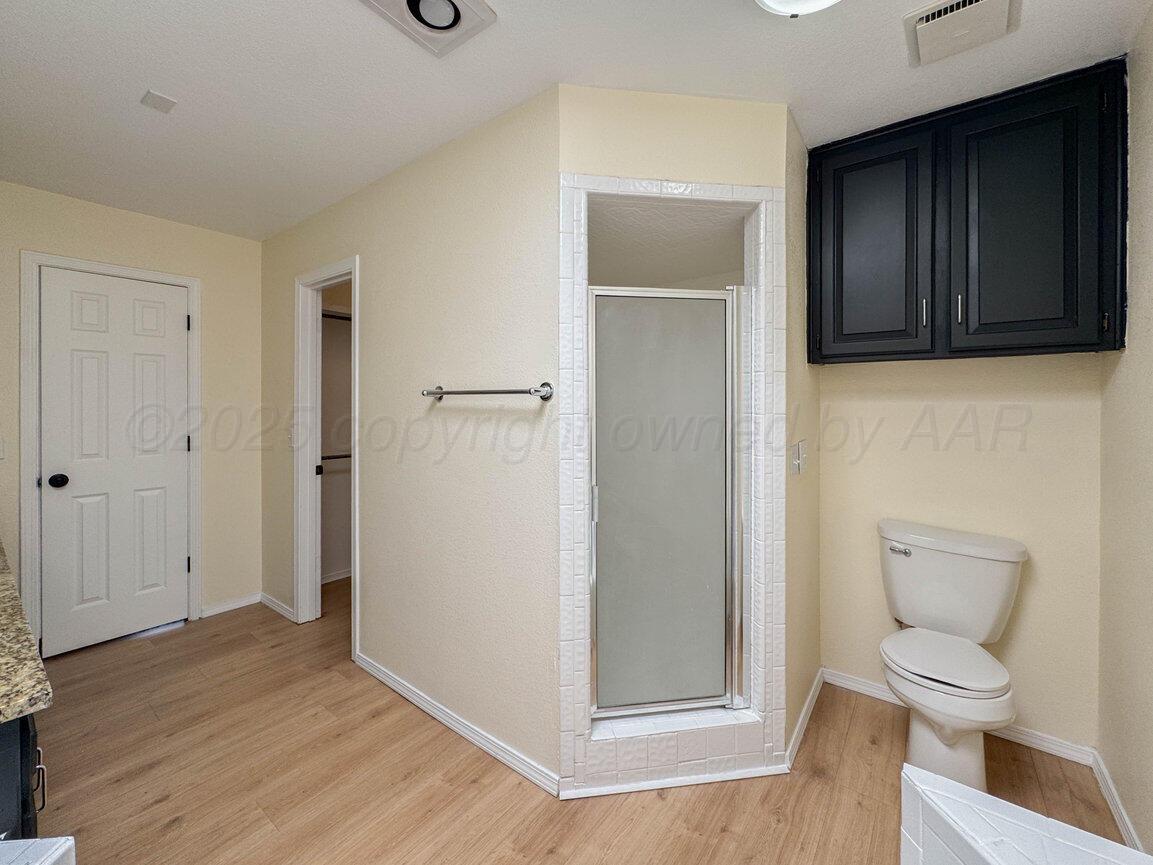 5207 While A Way Road Amarillo, TX 79109 - Photo 18 of 43 Master Bathroom