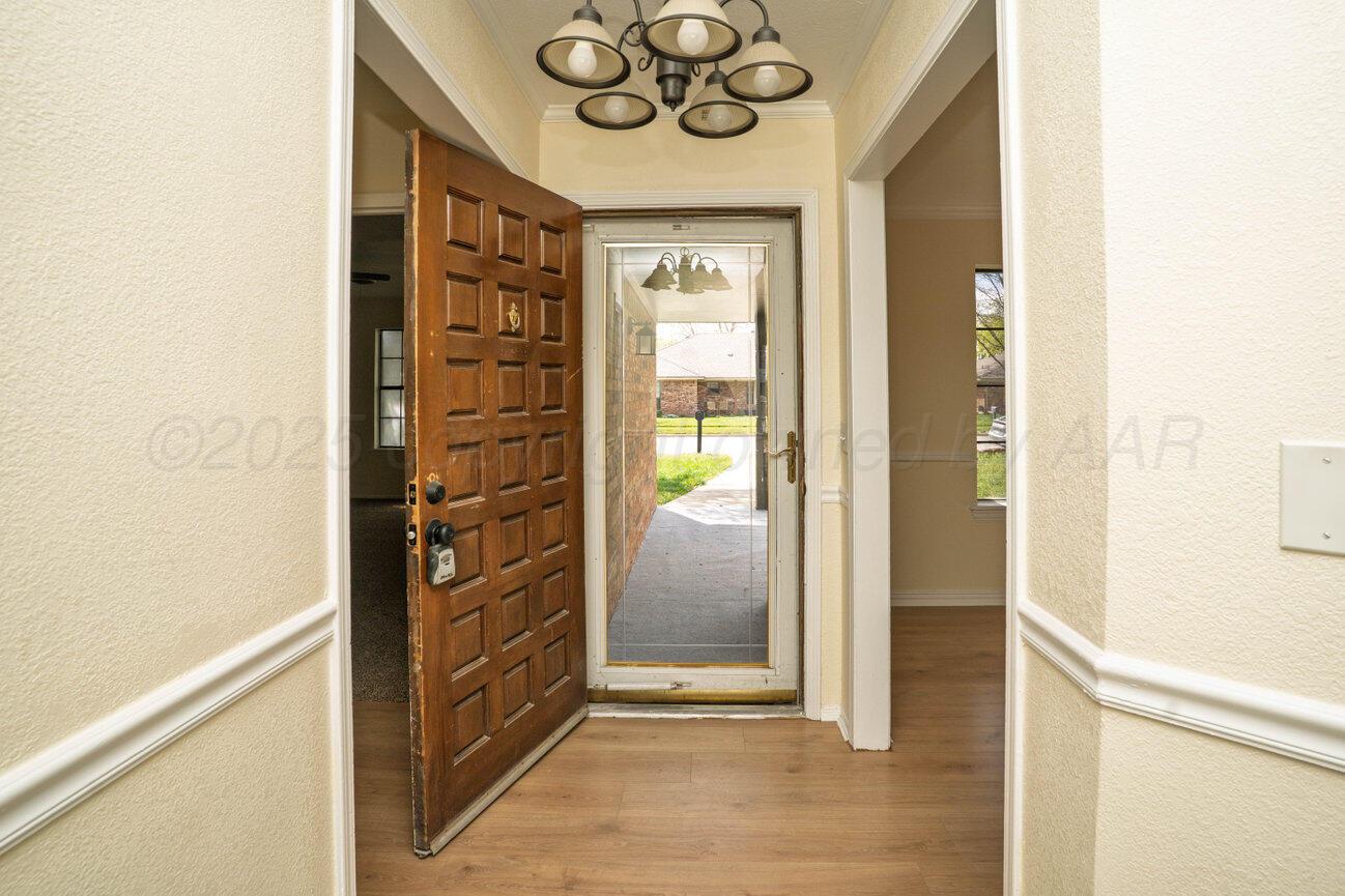 5207 While A Way Road Amarillo, TX 79109 - Photo 3 of 43 Entry Way