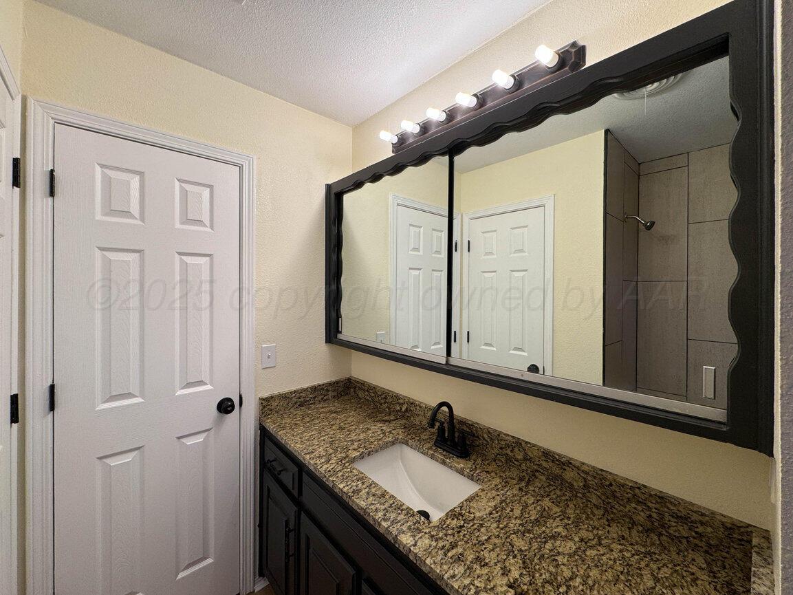 5207 While A Way Road Amarillo, TX 79109 - Photo 31 of 43 Bathroom 3