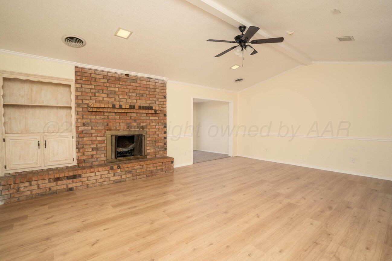 5207 While A Way Road Amarillo, TX 79109 - Photo 5 of 43 Living area