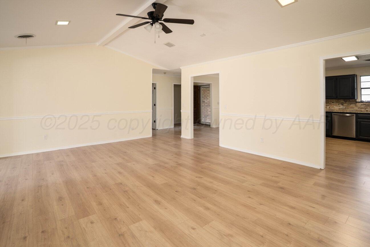 5207 While A Way Road Amarillo, TX 79109 - Photo 6 of 43 Living area
