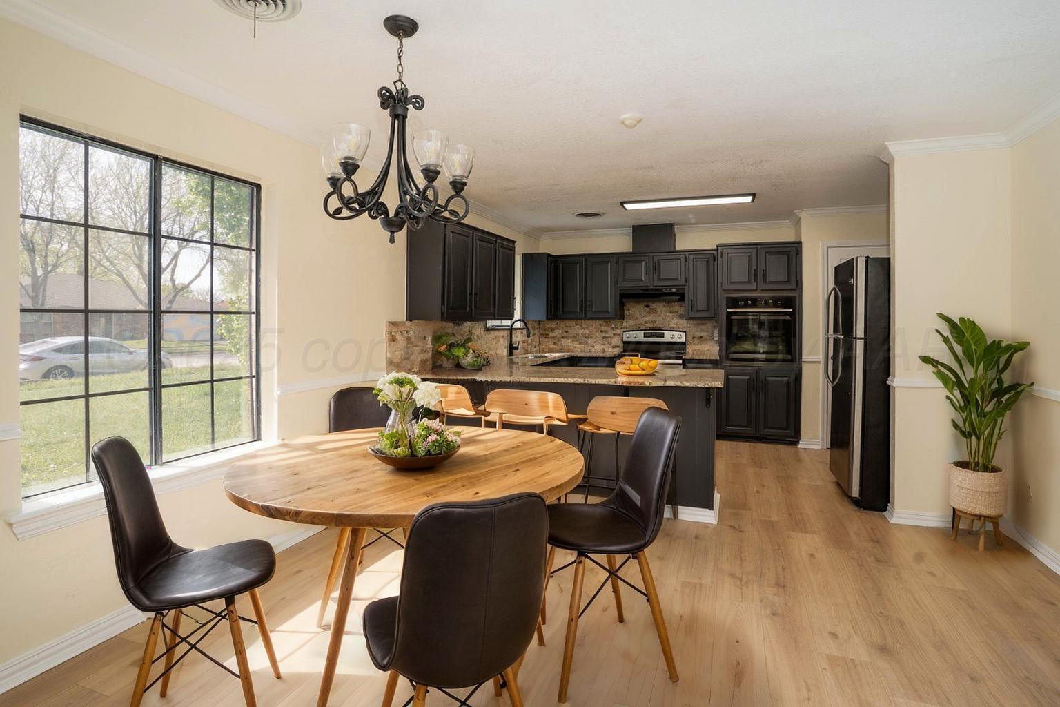 5207 While A Way Road Amarillo, TX 79109 - Photo 7 of 43 Dining Area