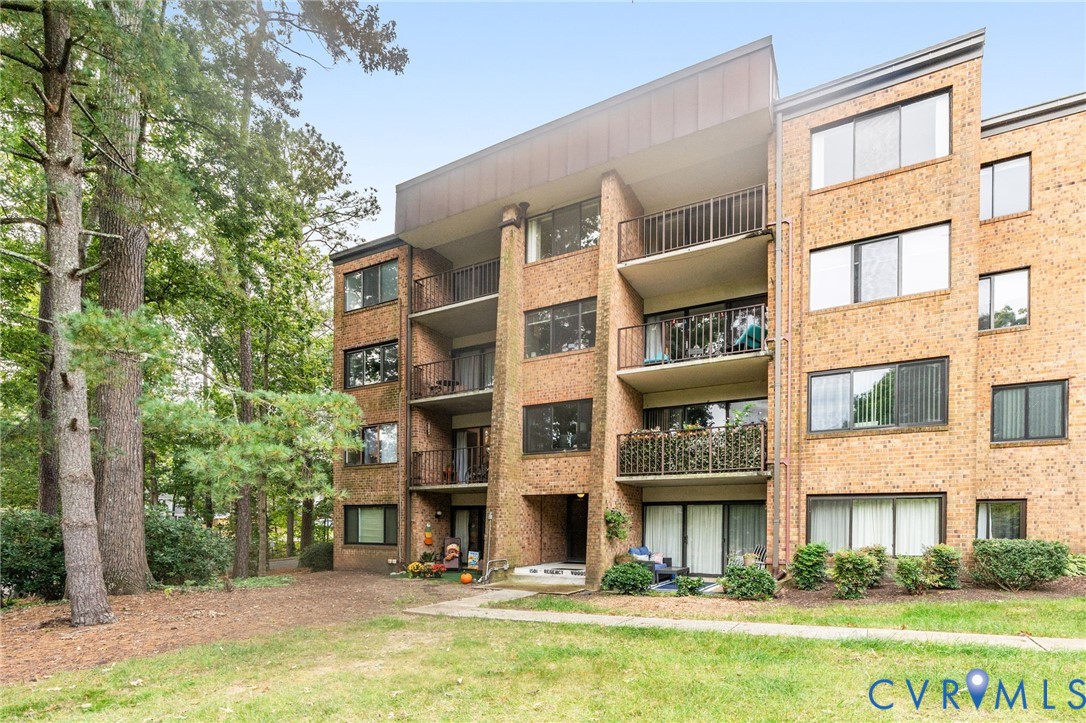 1501 Regency Woods Road, Unit 101 Henrico, VA 23238 - Photo 17 of 29 Don’t miss this move-in-ready condo situated in a
