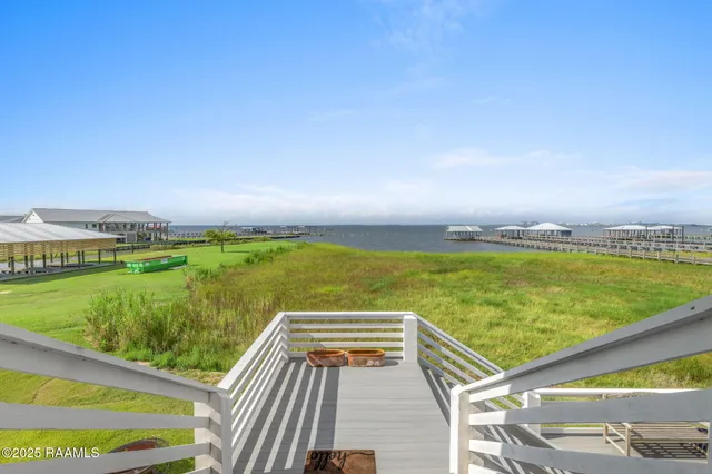 $749,500 | 3777 Lake Breeze Road, Lake Charles, LA 70605