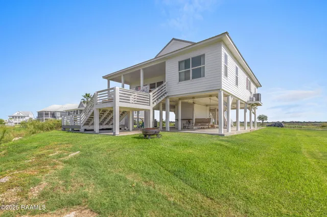 $749,500 | 3777 Lake Breeze Road, Lake Charles, LA 70605