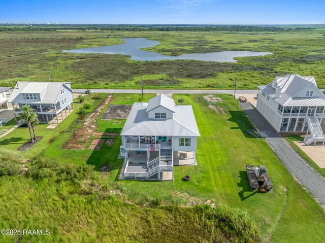 $749,500 | 3777 Lake Breeze Road, Lake Charles, LA 70605