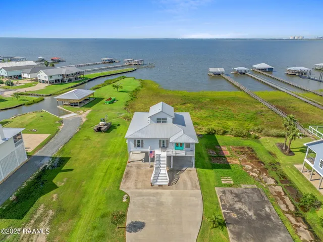 $749,500 | 3777 Lake Breeze Road, Lake Charles, LA 70605