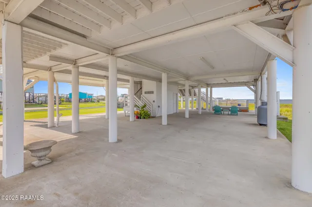 $749,500 | 3777 Lake Breeze Road, Lake Charles, LA 70605