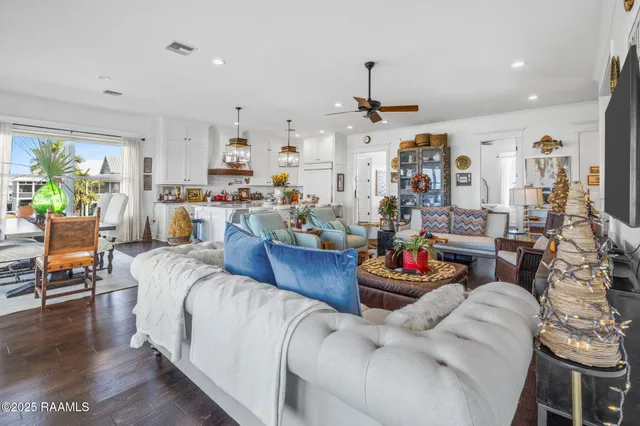 $749,500 | 3777 Lake Breeze Road, Lake Charles, LA 70605