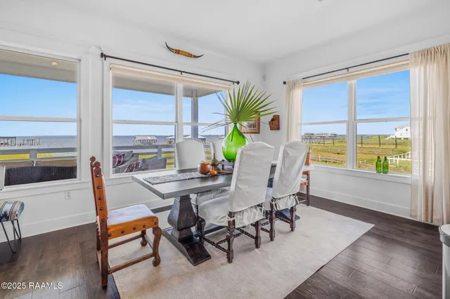 $749,500 | 3777 Lake Breeze Road, Lake Charles, LA 70605