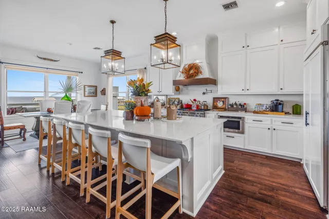 $749,500 | 3777 Lake Breeze Road, Lake Charles, LA 70605