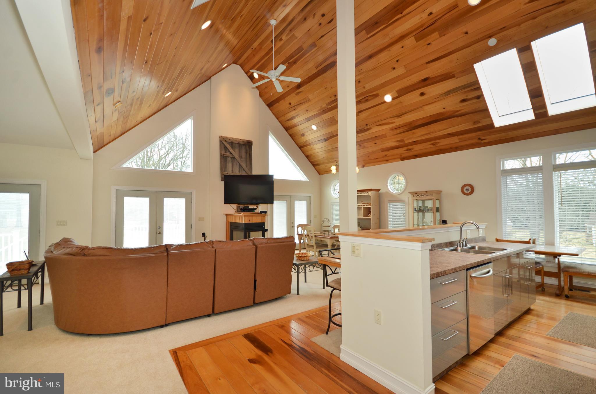 2511 Jerusalem Road Joppa, MD 21085 - Photo 3 of 26 Family Room with tongue & grooved ceiling