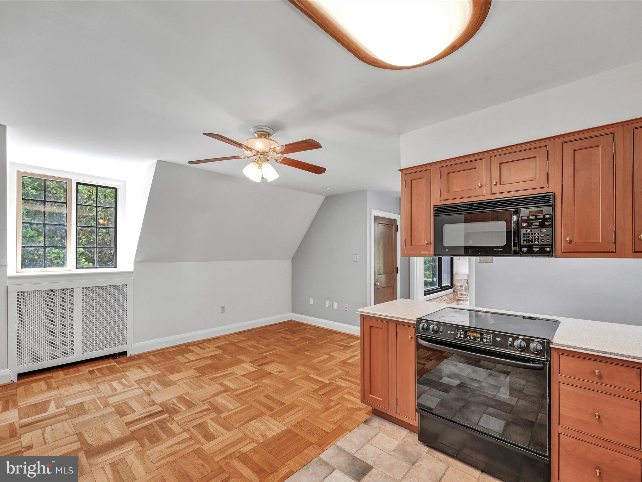 405 North Tulpehocken Road Reading, PA 19601 - Photo 55 of 111 Apartment kitchen