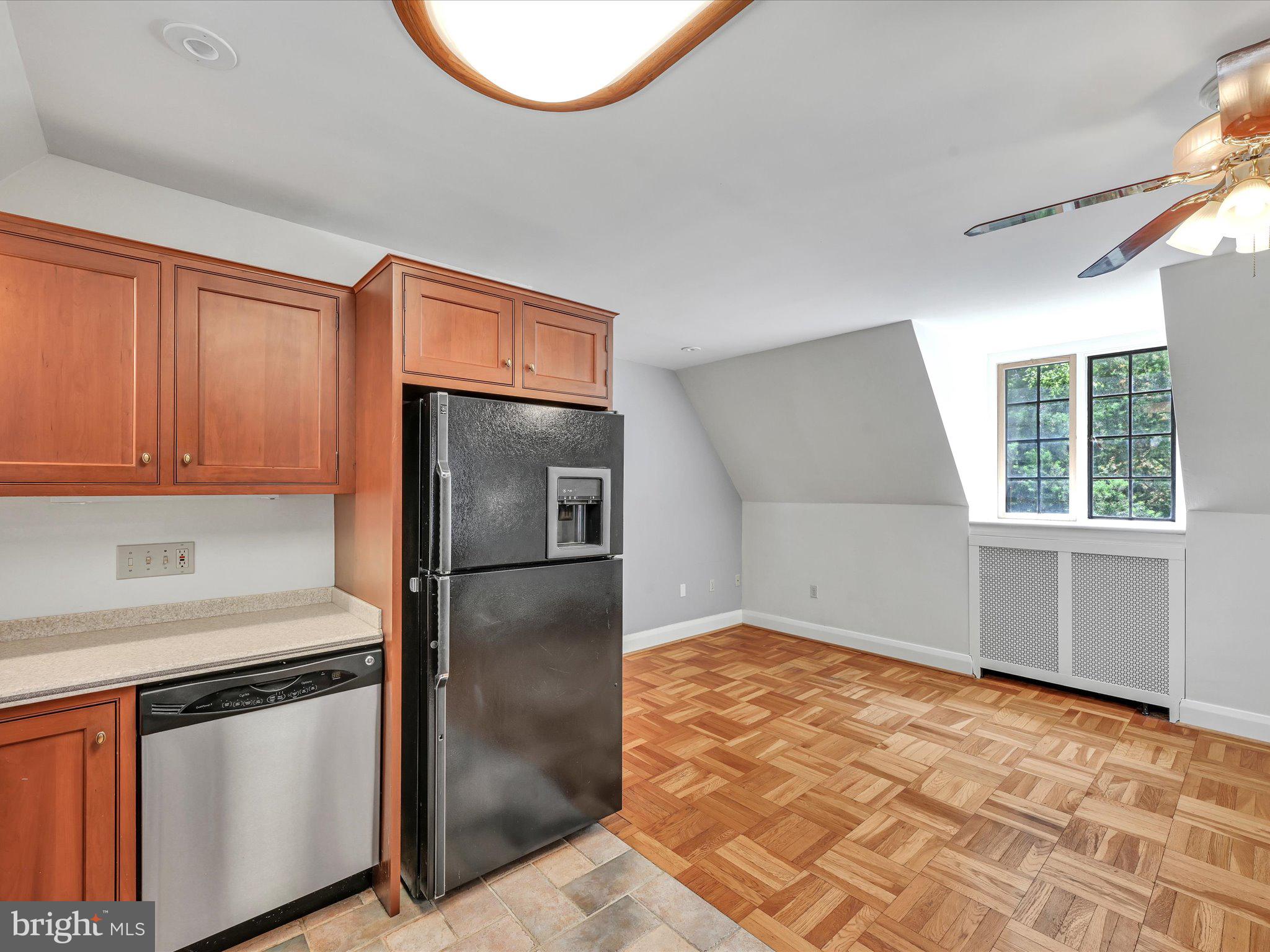 405 North Tulpehocken Road Reading, PA 19601 - Photo 56 of 111 Apartment kitchen