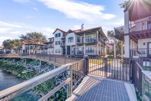 $331,500 | 120 Baybridge Drive, Gulf Breeze, FL 32561