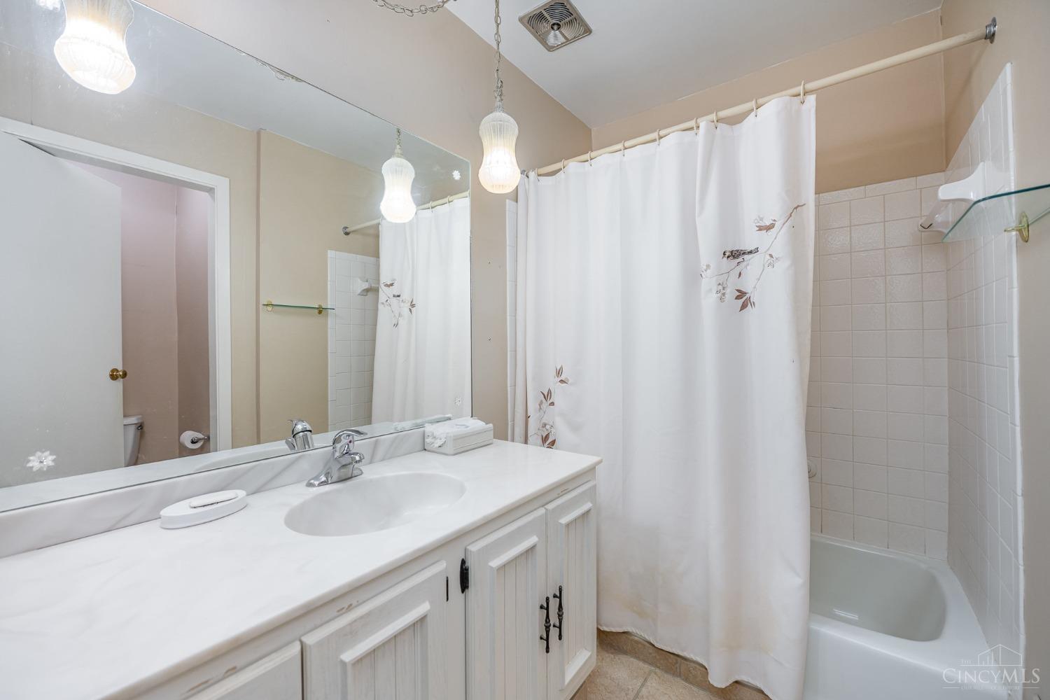 854 Asbury Road Cincinnati, OH 45255 - Photo 22 of 24 Gallery Image 22