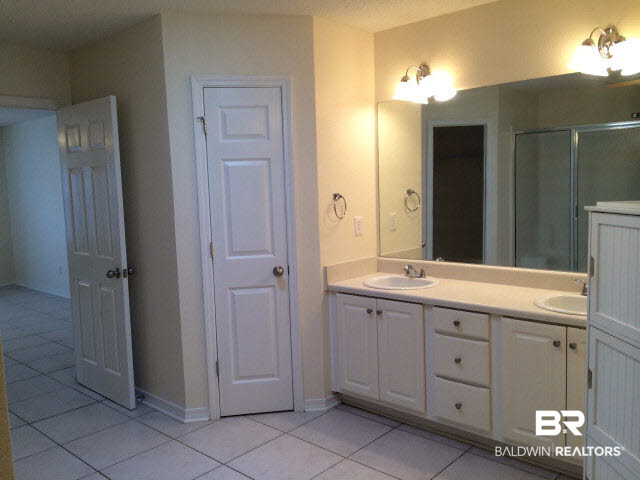 16397 Othello Lane Foley, AL 36535 - Photo 19 of 31 Double sinks and linen closet