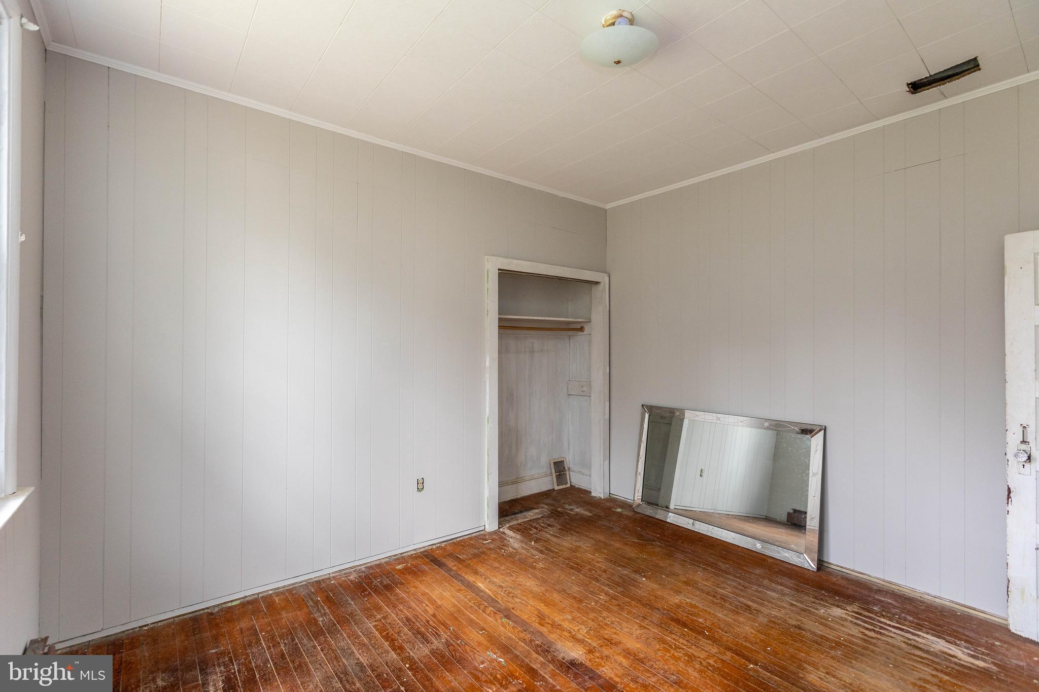 5812 Lochlea Road Baltimore, MD 21209 - Photo 15 of 22 Bedroom 2