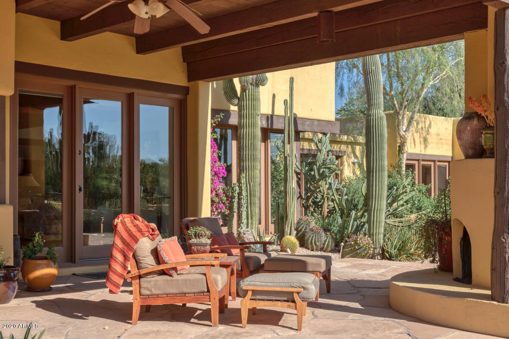 7529 North Invergordon Road Paradise Valley, AZ 85253 - Photo 13 of 37 7529 Invergordon