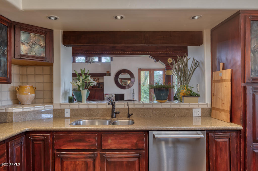 7529 North Invergordon Road Paradise Valley, AZ 85253 - Photo 19 of 37 7529 Invergordon