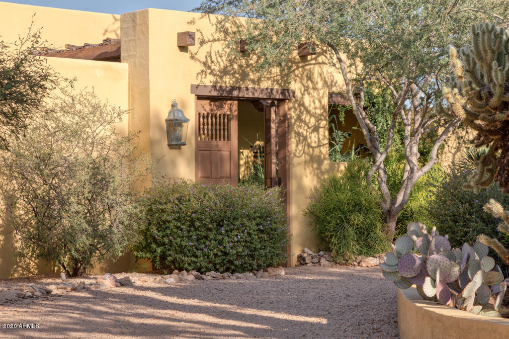 7529 North Invergordon Road Paradise Valley, AZ 85253 - Photo 4 of 37 7529 Invergordon