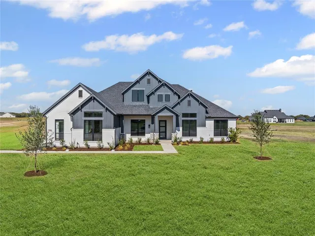 $719,900 | 230 Waterfall Ranch Road, Waxahachie, TX 75167