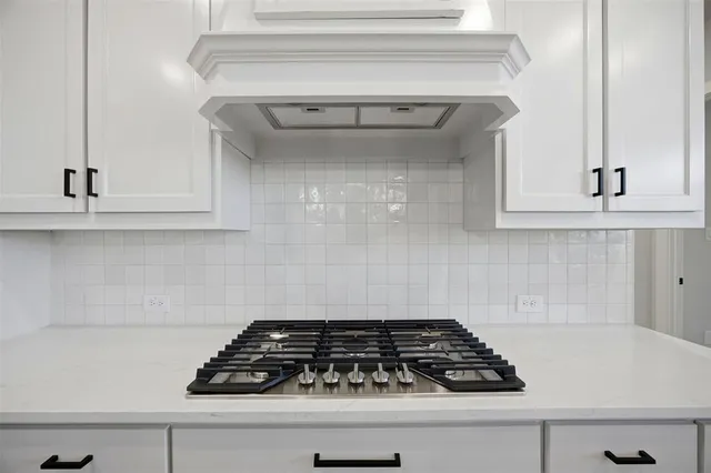 $709,900 | 230 Waterfall Ranch Road, Waxahachie, TX 75167