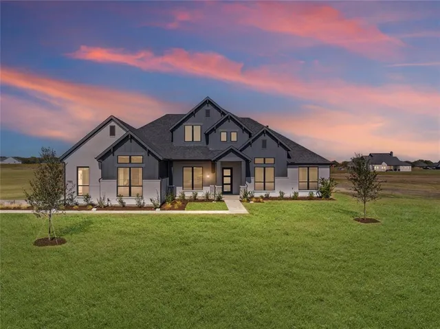 $719,900 | 230 Waterfall Ranch Road, Waxahachie, TX 75167