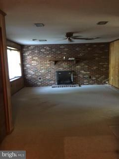 18307 Cabin Road Triangle, VA 22172 - Photo 11 of 17 Family Room