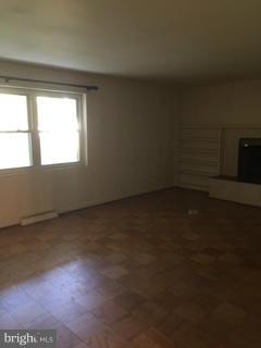 18307 Cabin Road Triangle, VA 22172 - Photo 9 of 17 Living Room