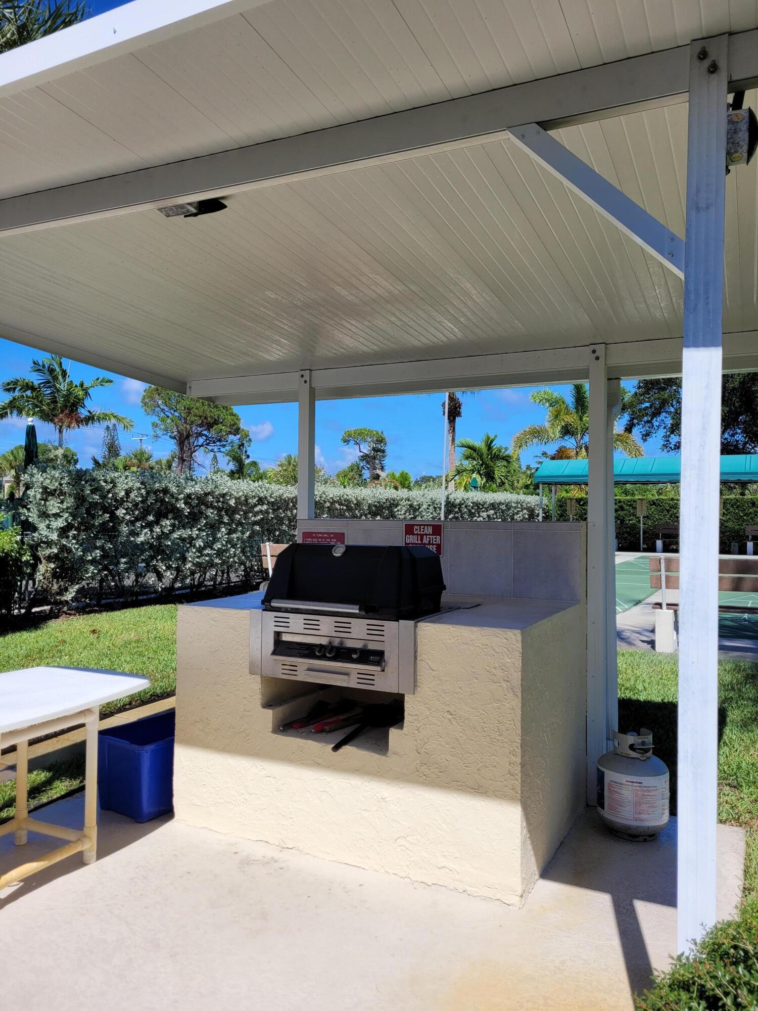 2950 Southeast Ocean Boulevard, Unit 1345 Stuart, FL 34996 - Photo 41 of 52 Grill Area