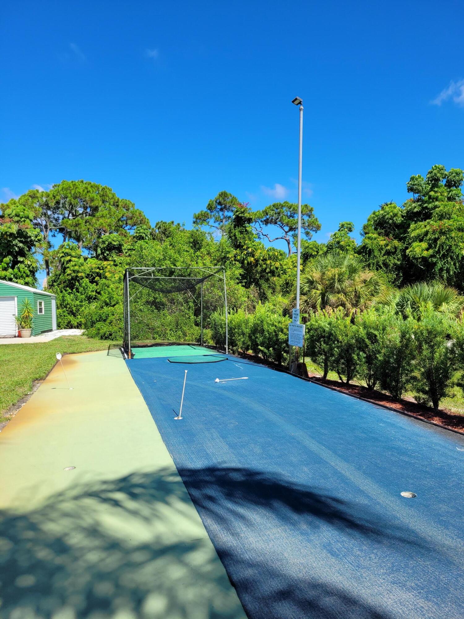 2950 Southeast Ocean Boulevard, Unit 1345 Stuart, FL 34996 - Photo 43 of 52 Putting Green