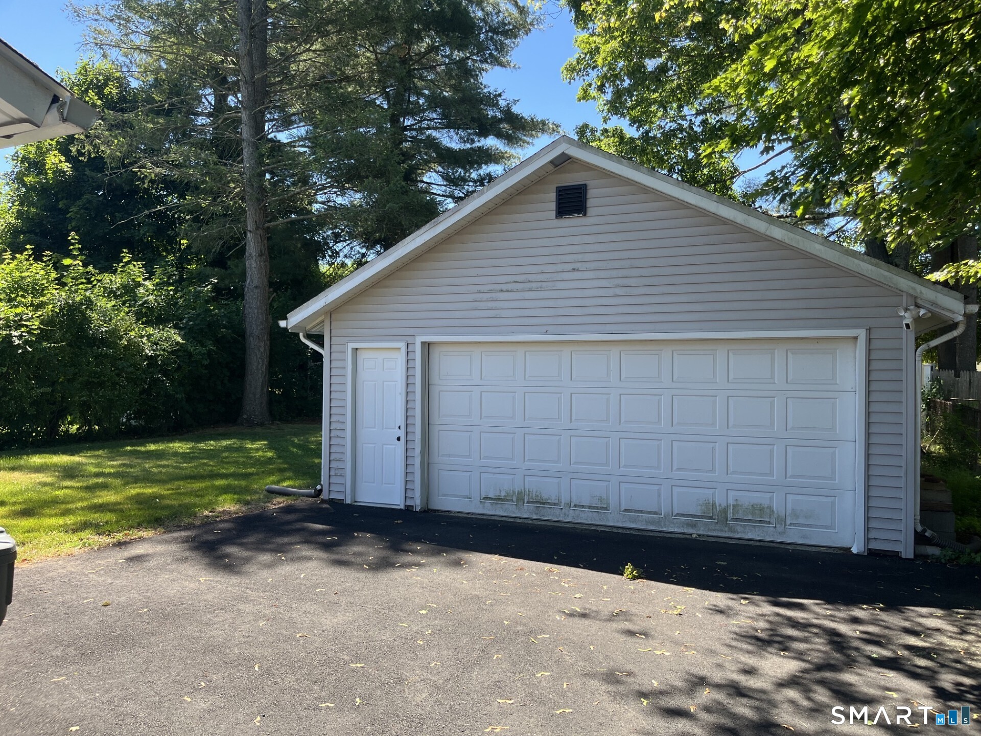 31 Hardwood Road Plainville, CT 06062 - Photo 2 of 9