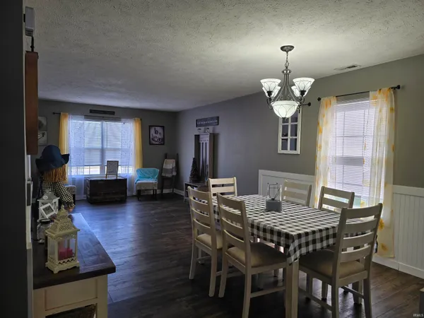$327,500 | 575 Mesa Drive, Russiaville, IN 46979